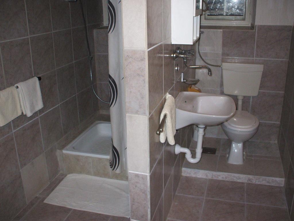 סנג' Apartmani Mira מראה חיצוני תמונה